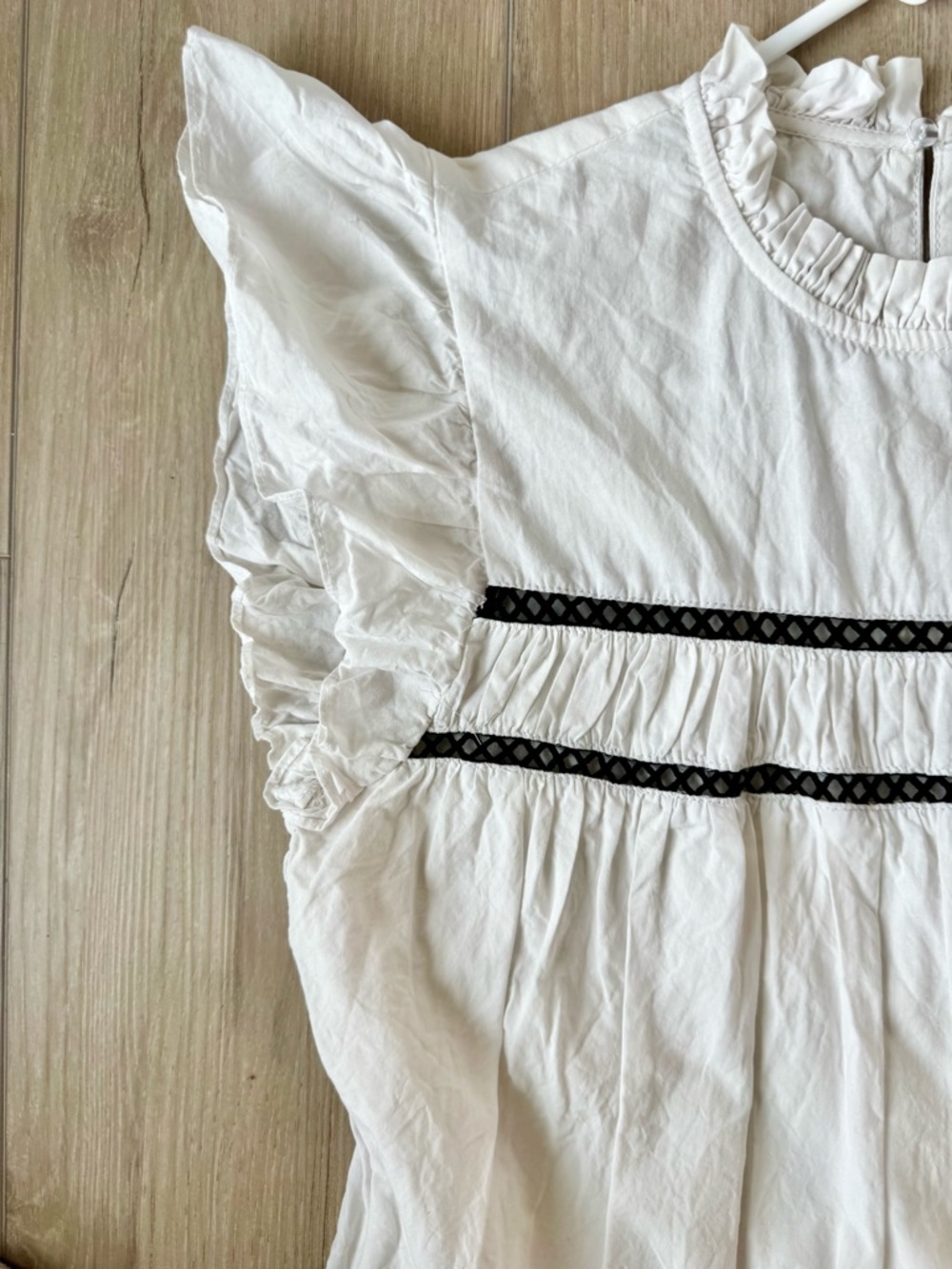 En Saison Aliza Babydoll Mini Dress White Ruffle Tiered M EUC Ruffle Sleeve - Picture 9 of 12